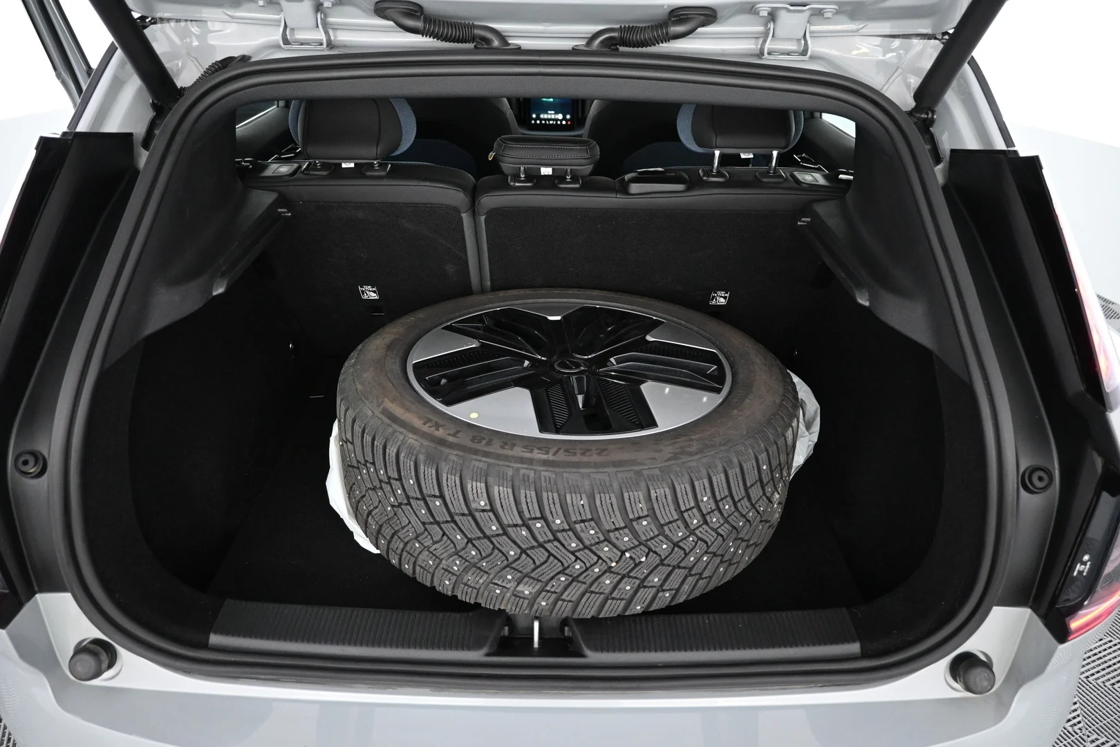 Car Image - 3MT962SBnLPcqZMViPIskL