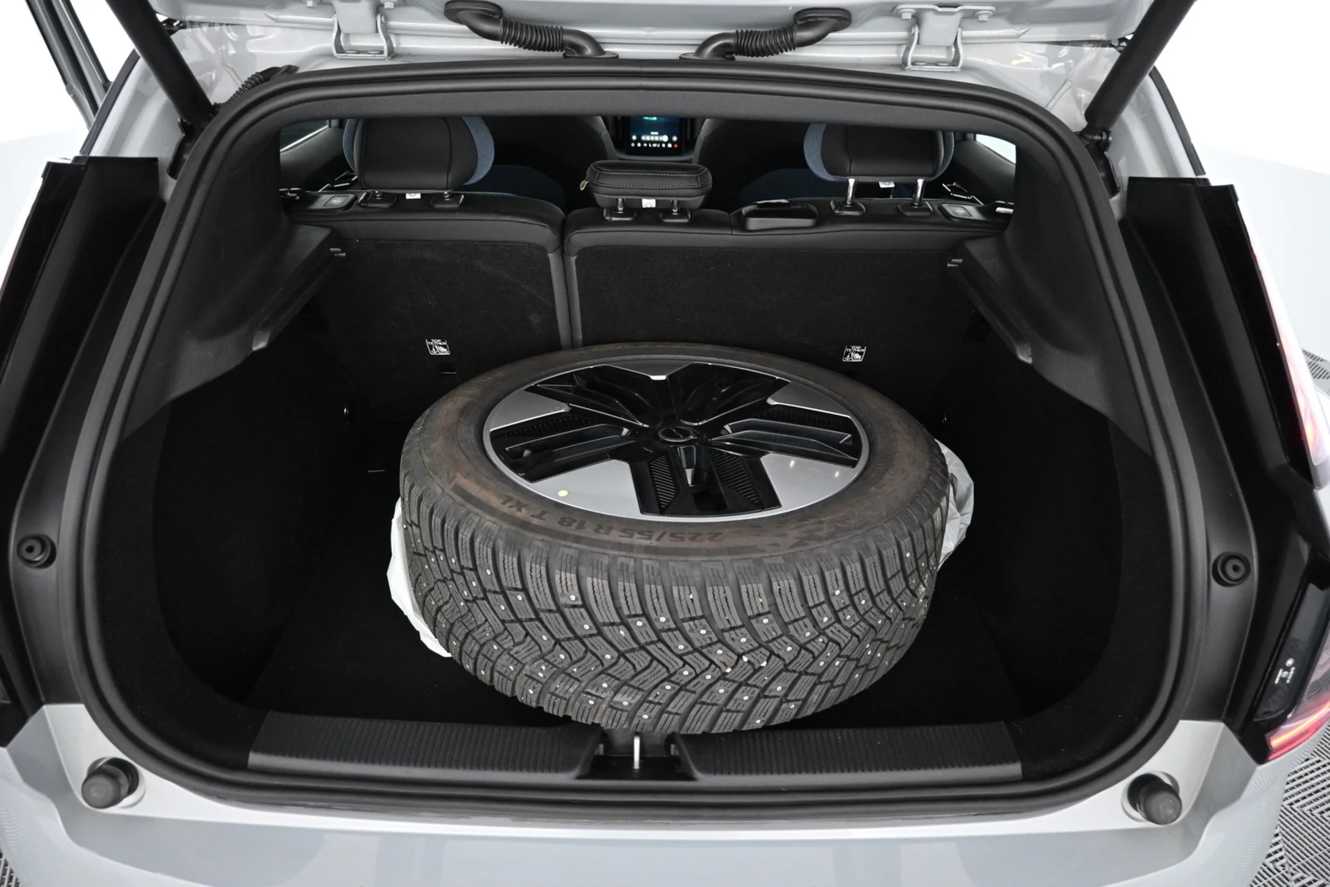 Car Image - 3MT962SBnLPcqZMViPIskL
