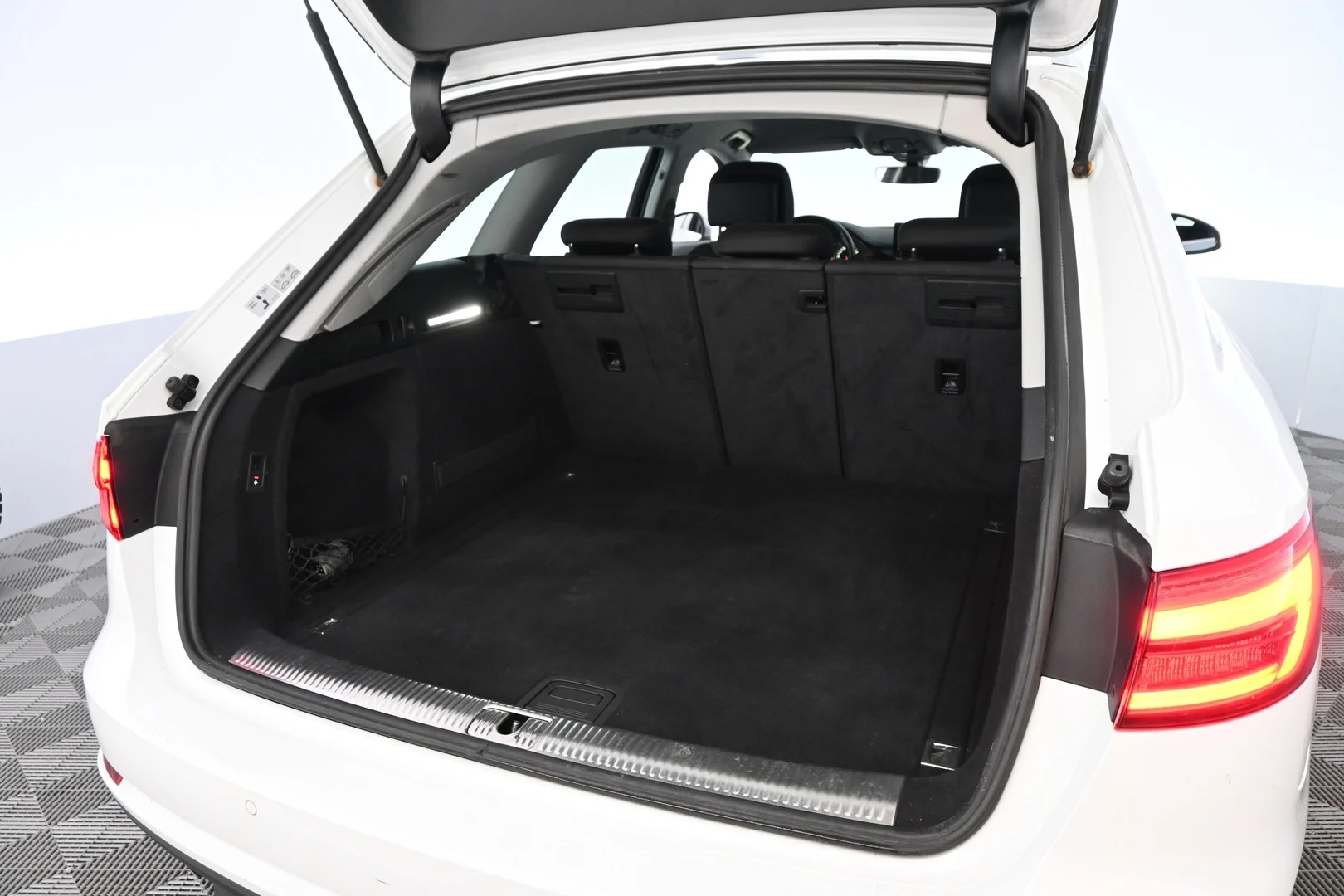 Car Image - 7twznAdUxZgCRUqnhZ42wA