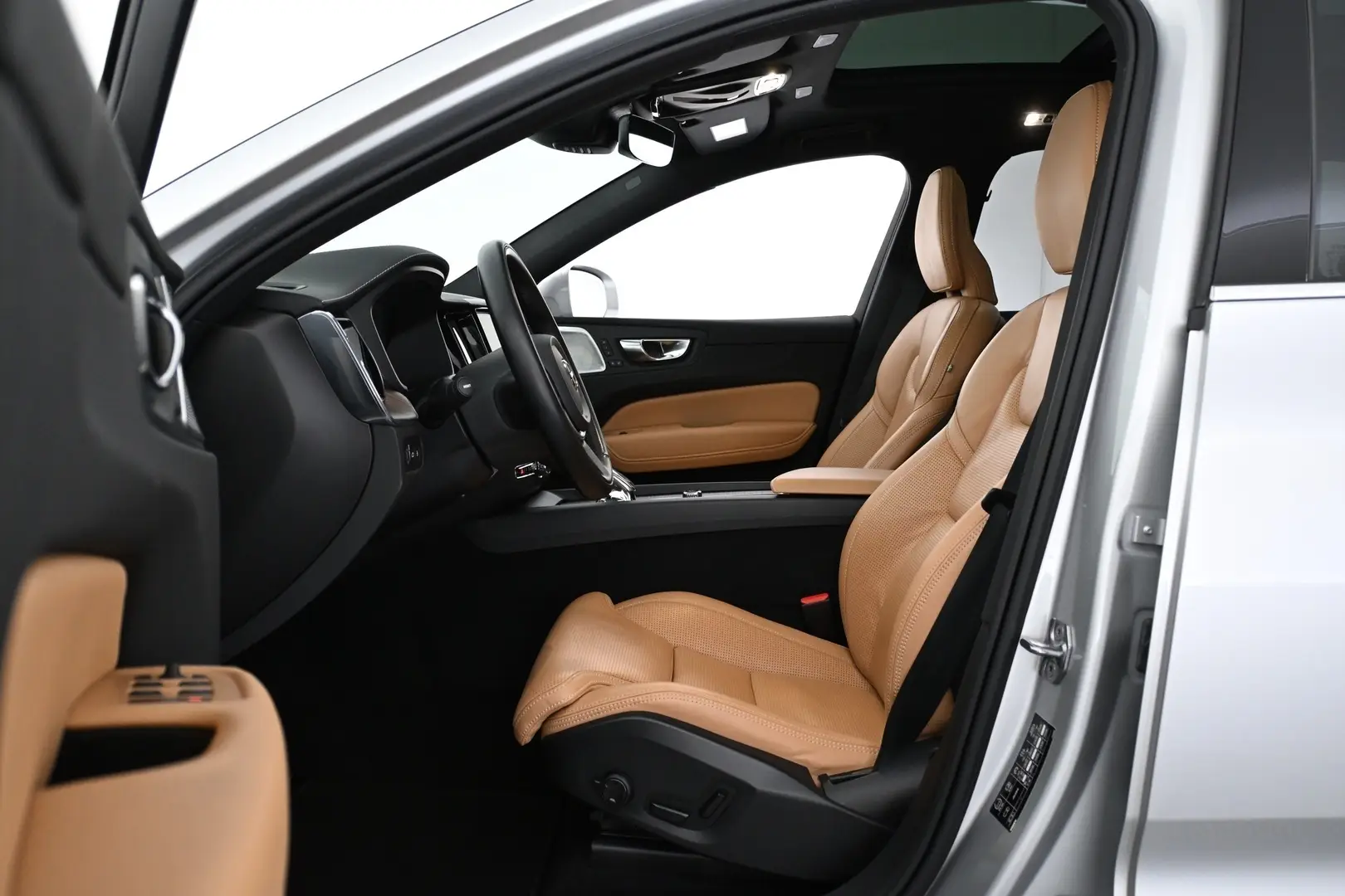 Car Image - 5M6PURsutSWbg7KwL09jTa