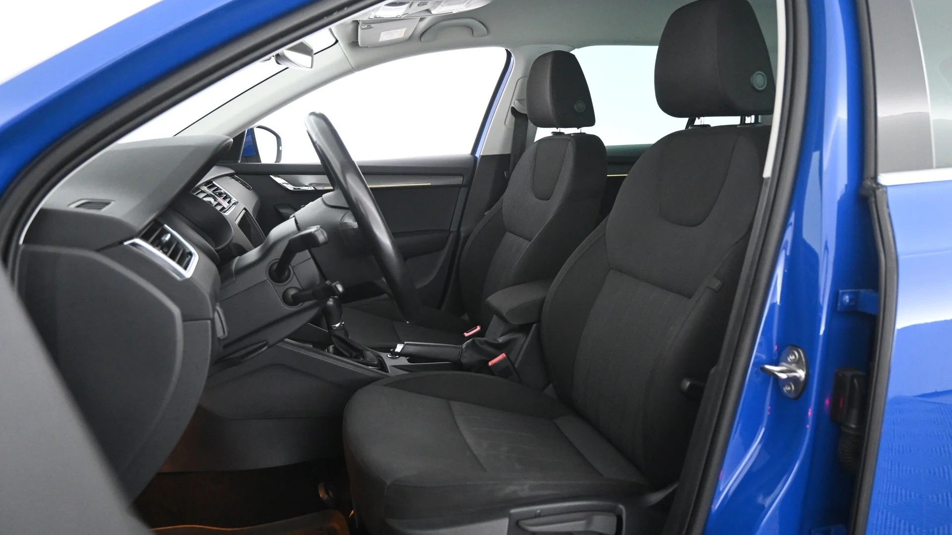 Car Image - 49PHEQyrW5orL3YQSCcl1v