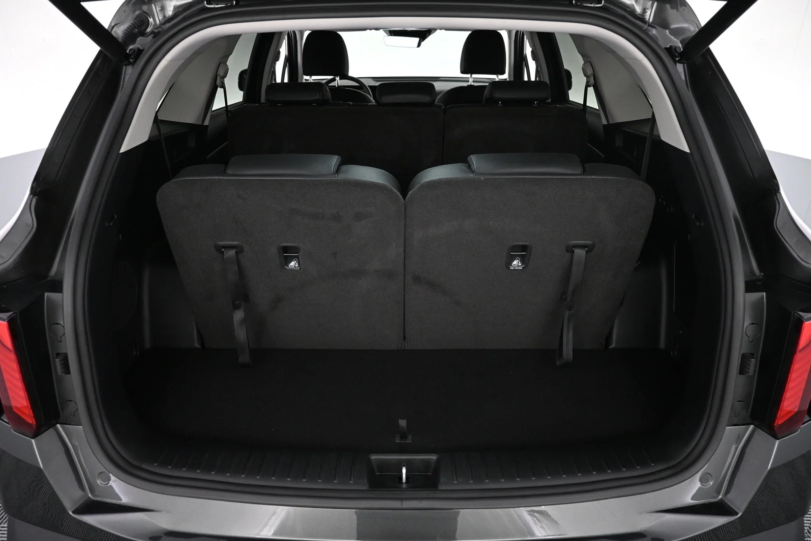 Car Image - 4Z916uJqHwGevyI16T8tfm