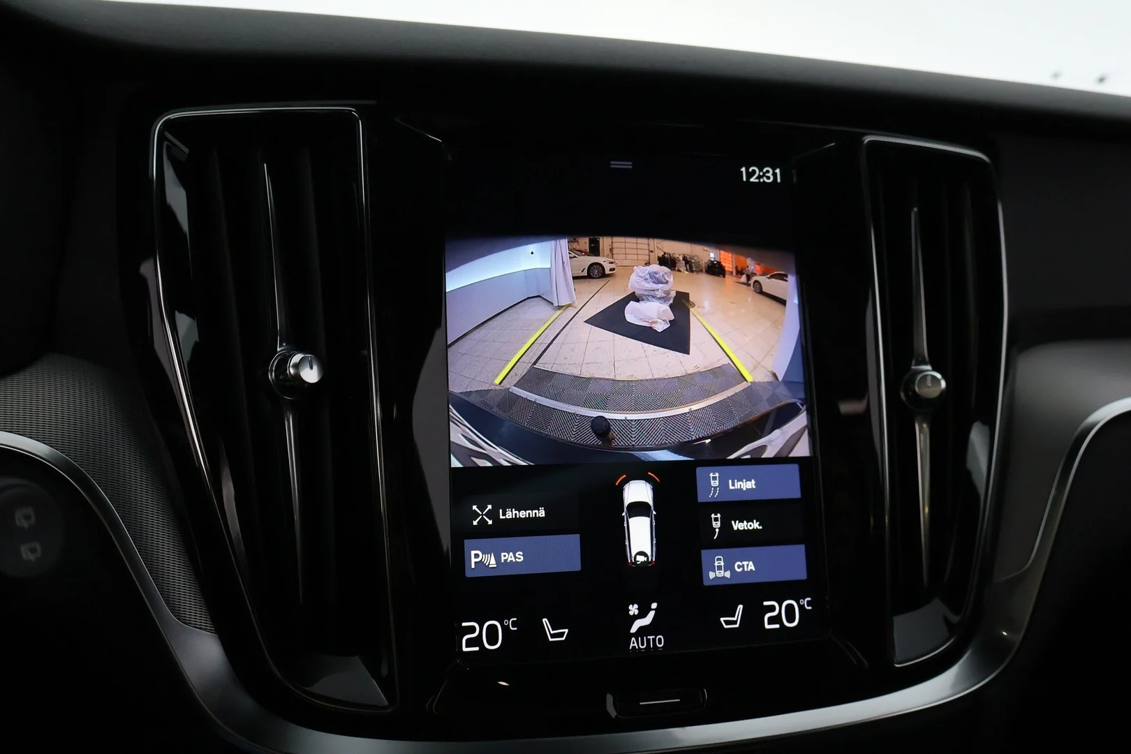 Car Image - z1am2p5GAmRyyYXqFDHx9