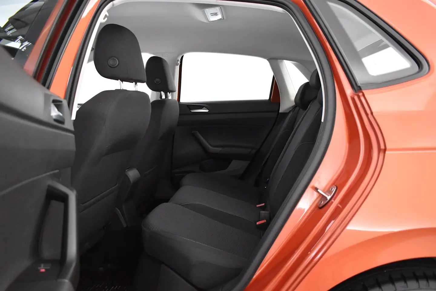 Car Image - 1DqnmwK8MGTcAcyyDYC6u1