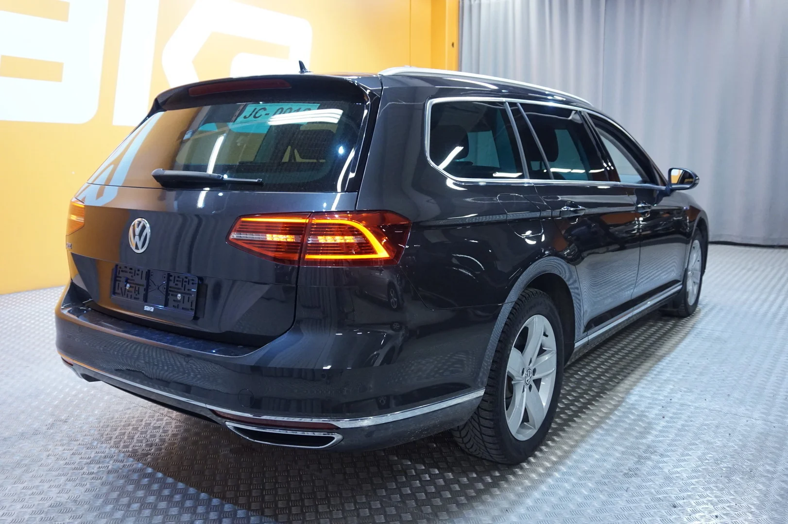 Car Image - h4SpNEH35L6WTqGa37fQg
