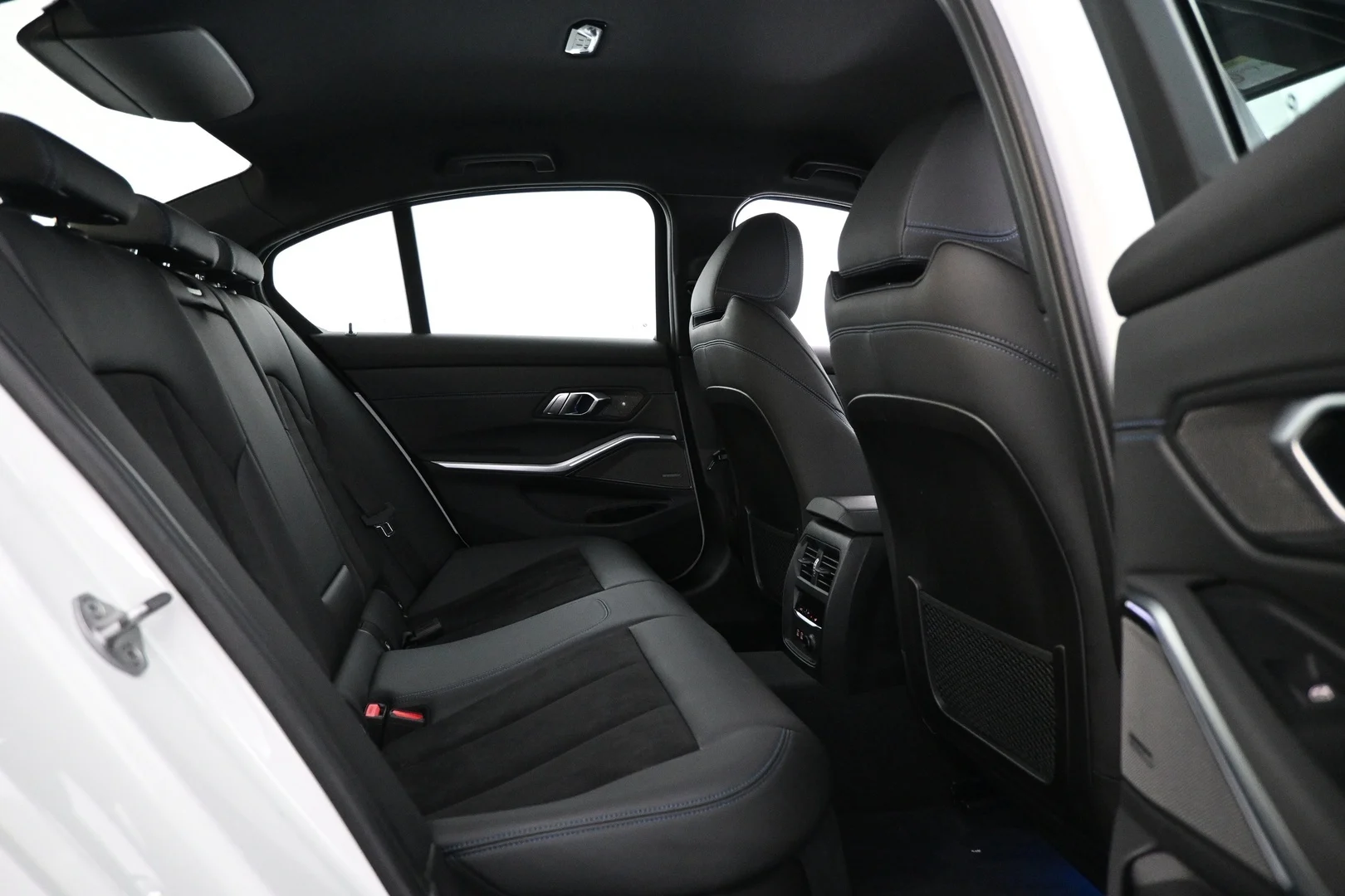 Car Image - 4OEhOY3Cnakf1fv81yEApW