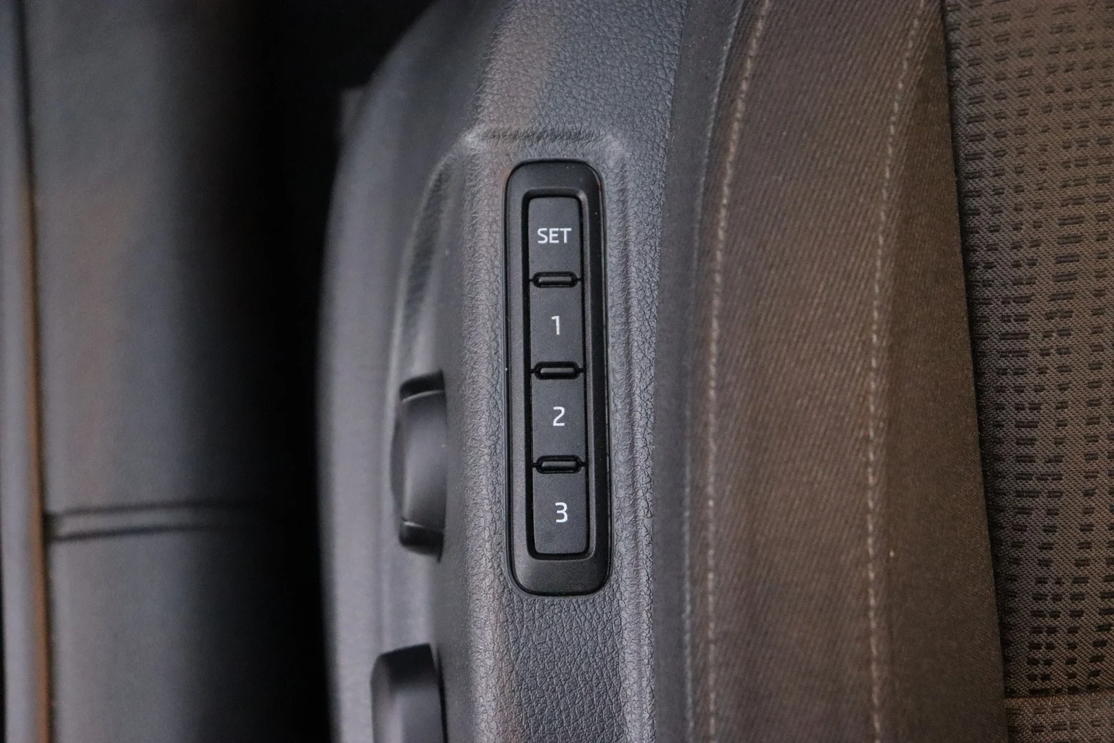 Car Image - 19iayJ62SD4HaOQELJrBDH