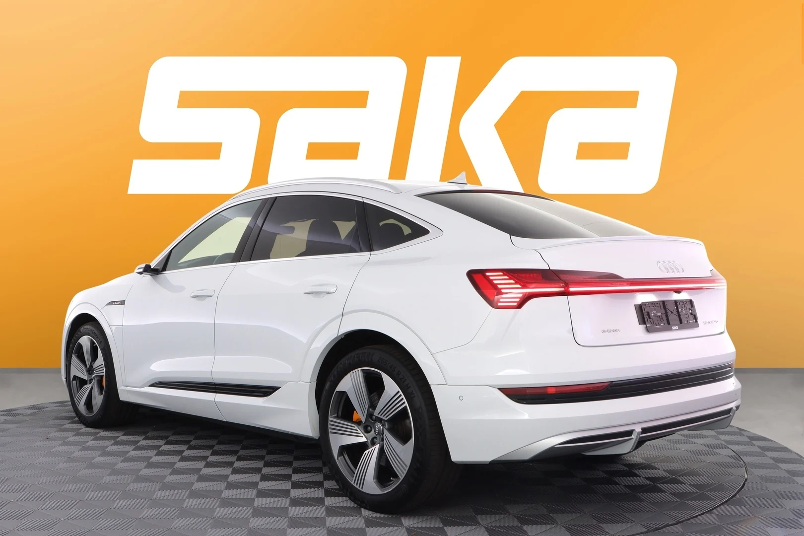 Car Image - 4WEa73o705mLc9LnTsbUB5