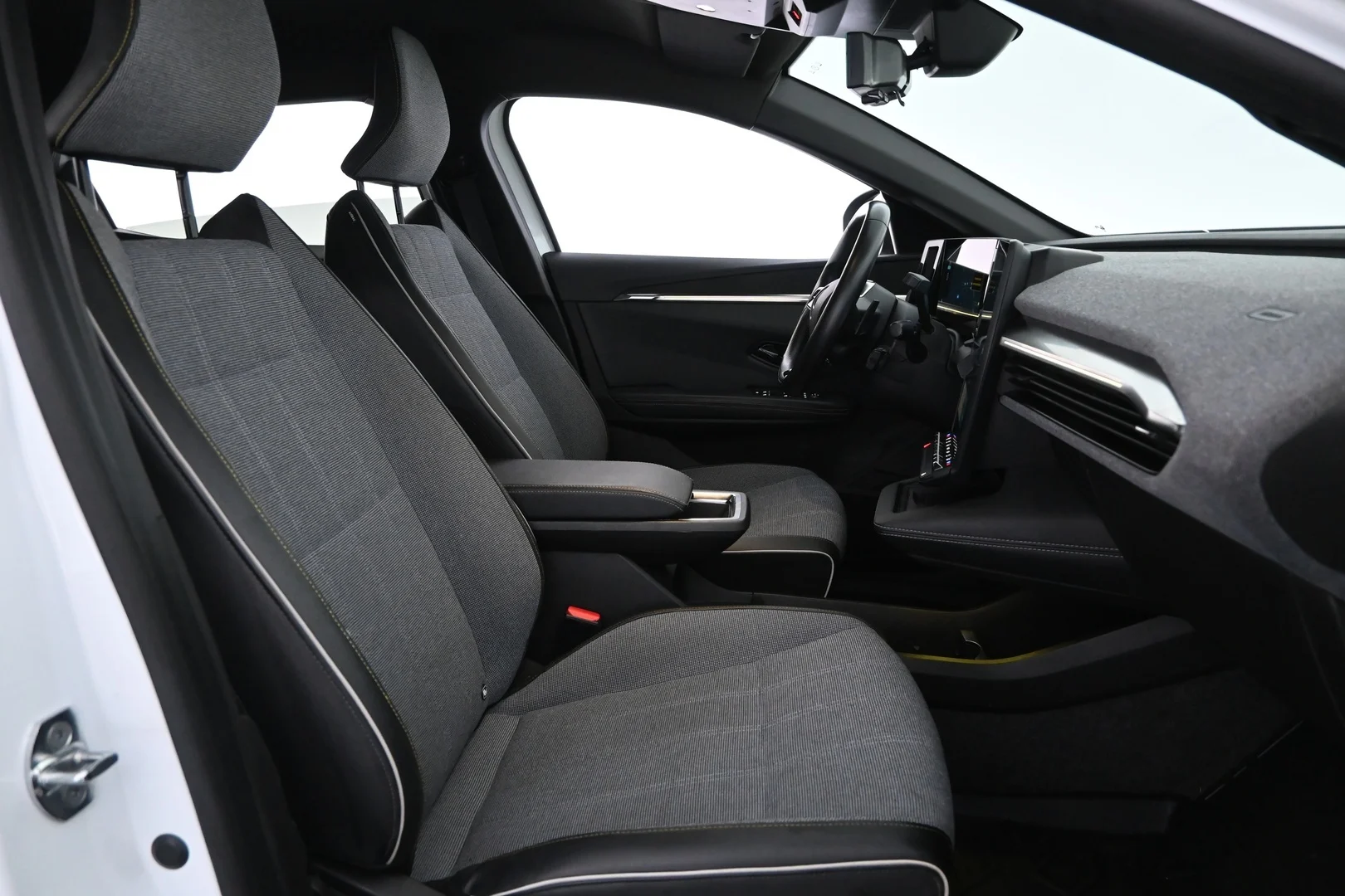 Car Image - 1HHie3htPTBFBfEC4s4IZc