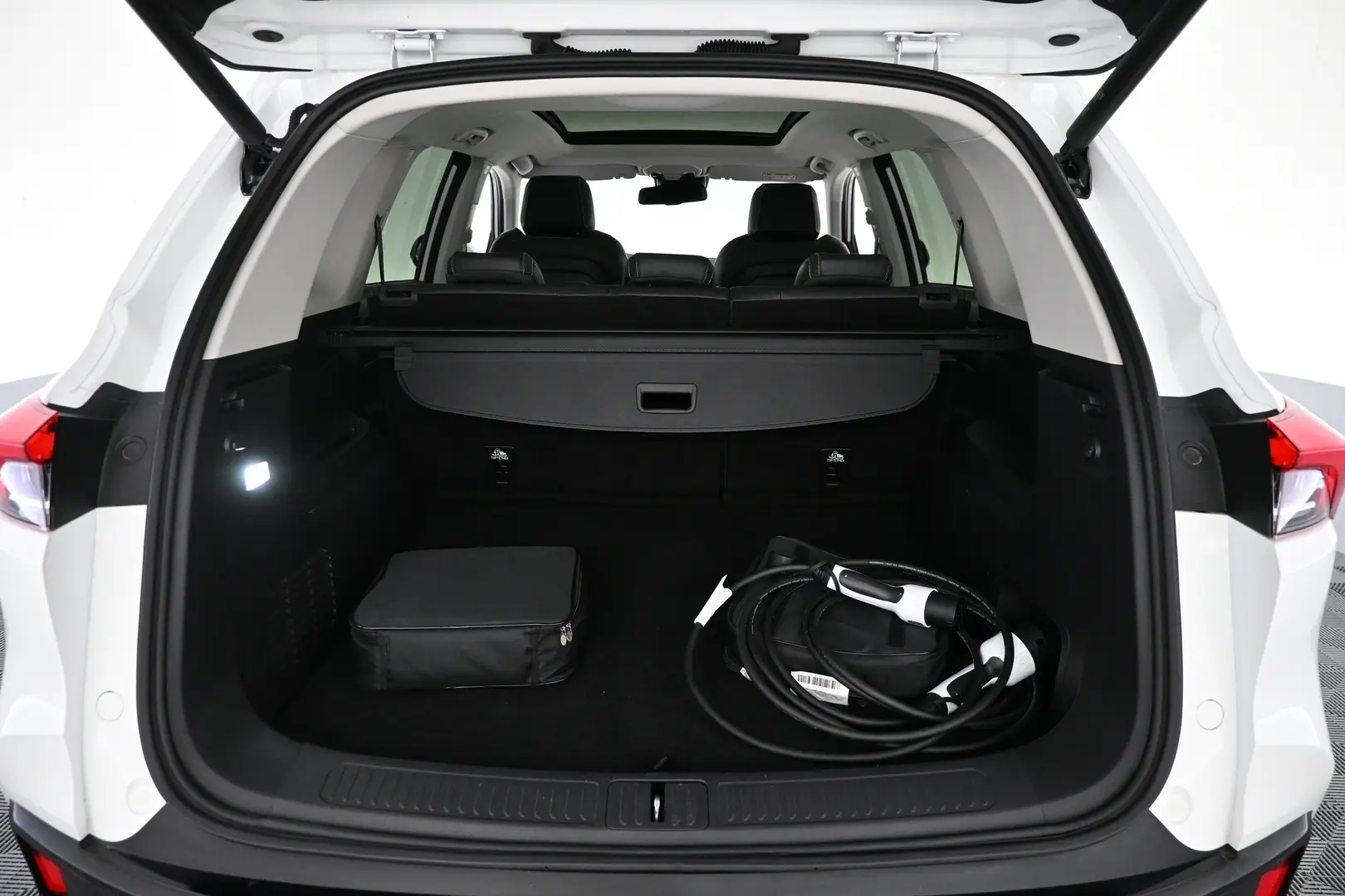 Car Image - 3WFJIC5CPGoAcO7fbf2gTN
