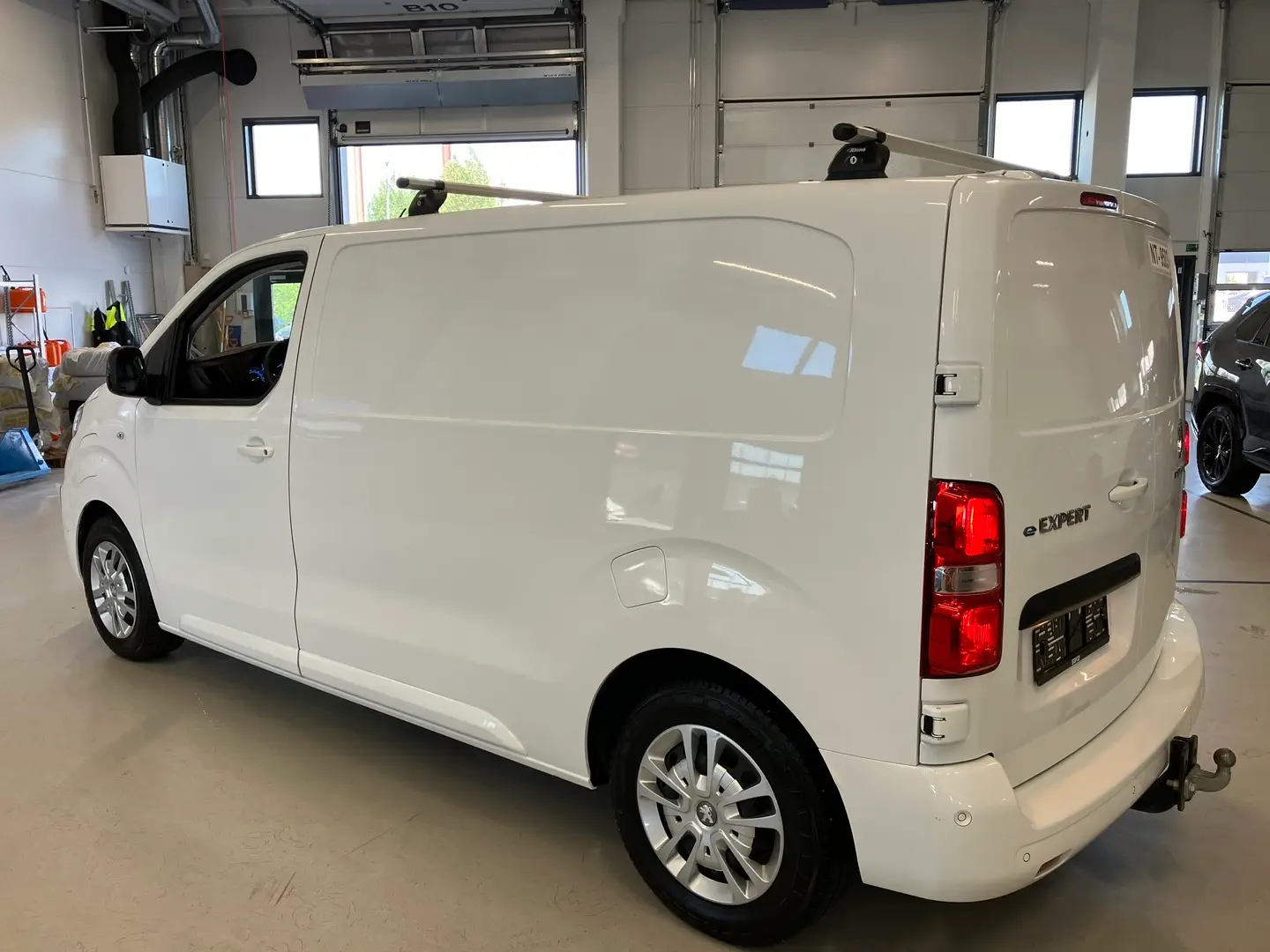 Car Image - 7zBclHnC712QpEvfRuMFlH