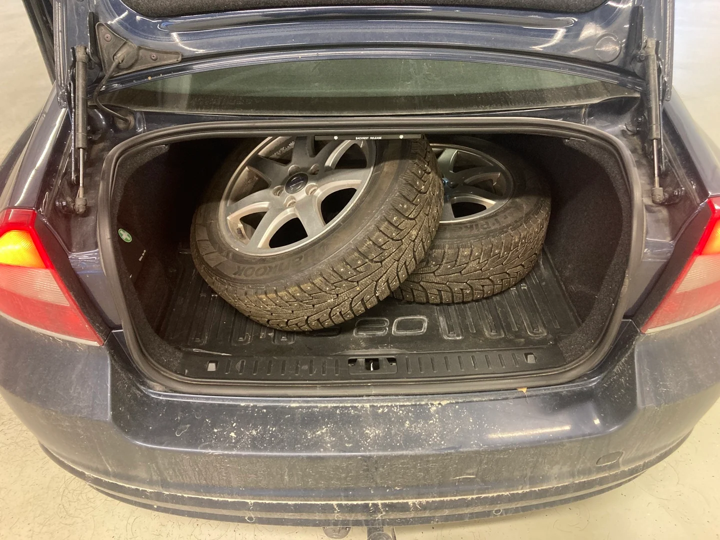 Car Image - 4nFgdzvwSioOooJYuk9nPu