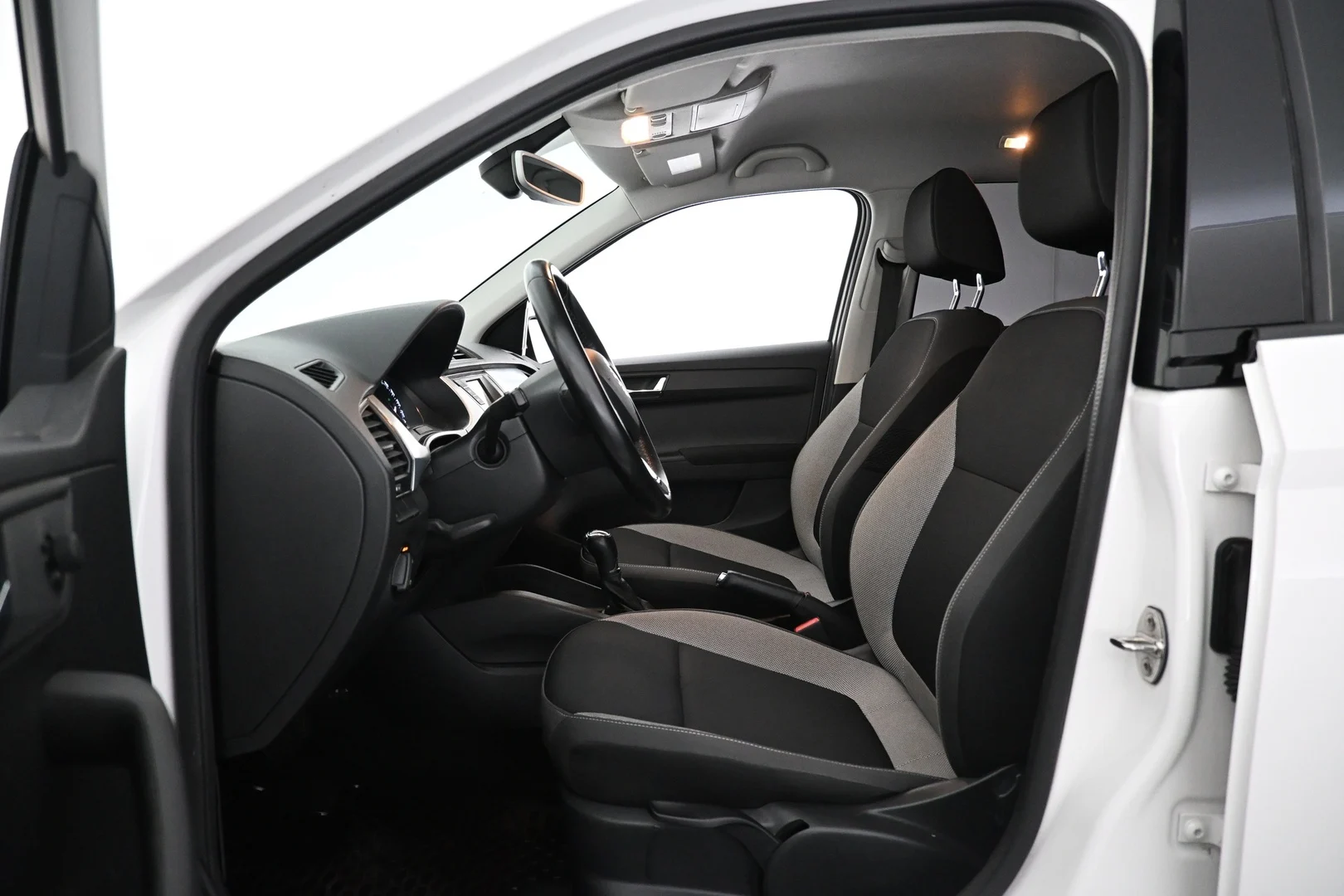 Car Image - 4uIGPJ7GUXjQOdWlKesXcy