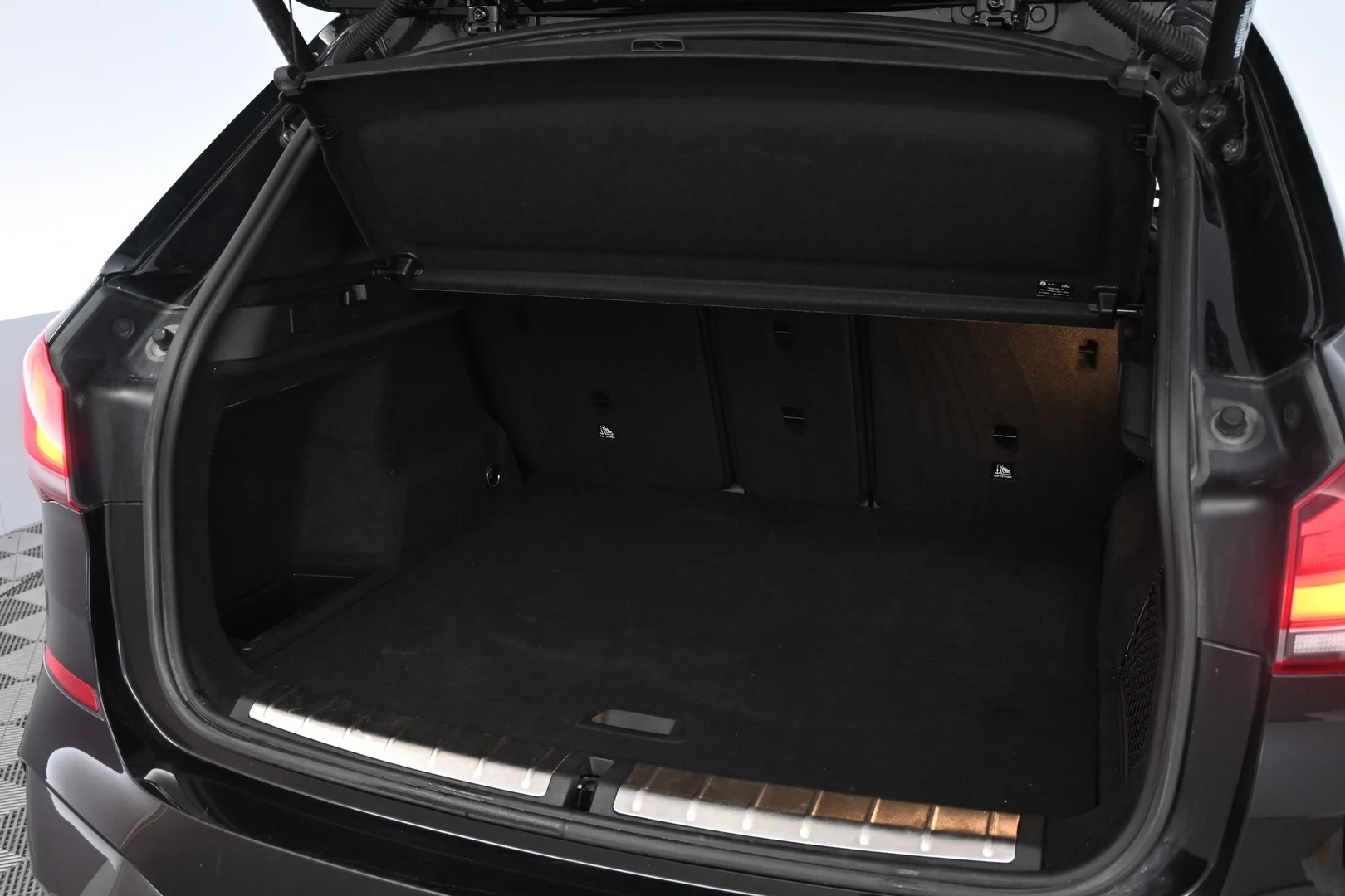 Car Image - 6Kcknw8F3VYQSA9KDDWU1Q