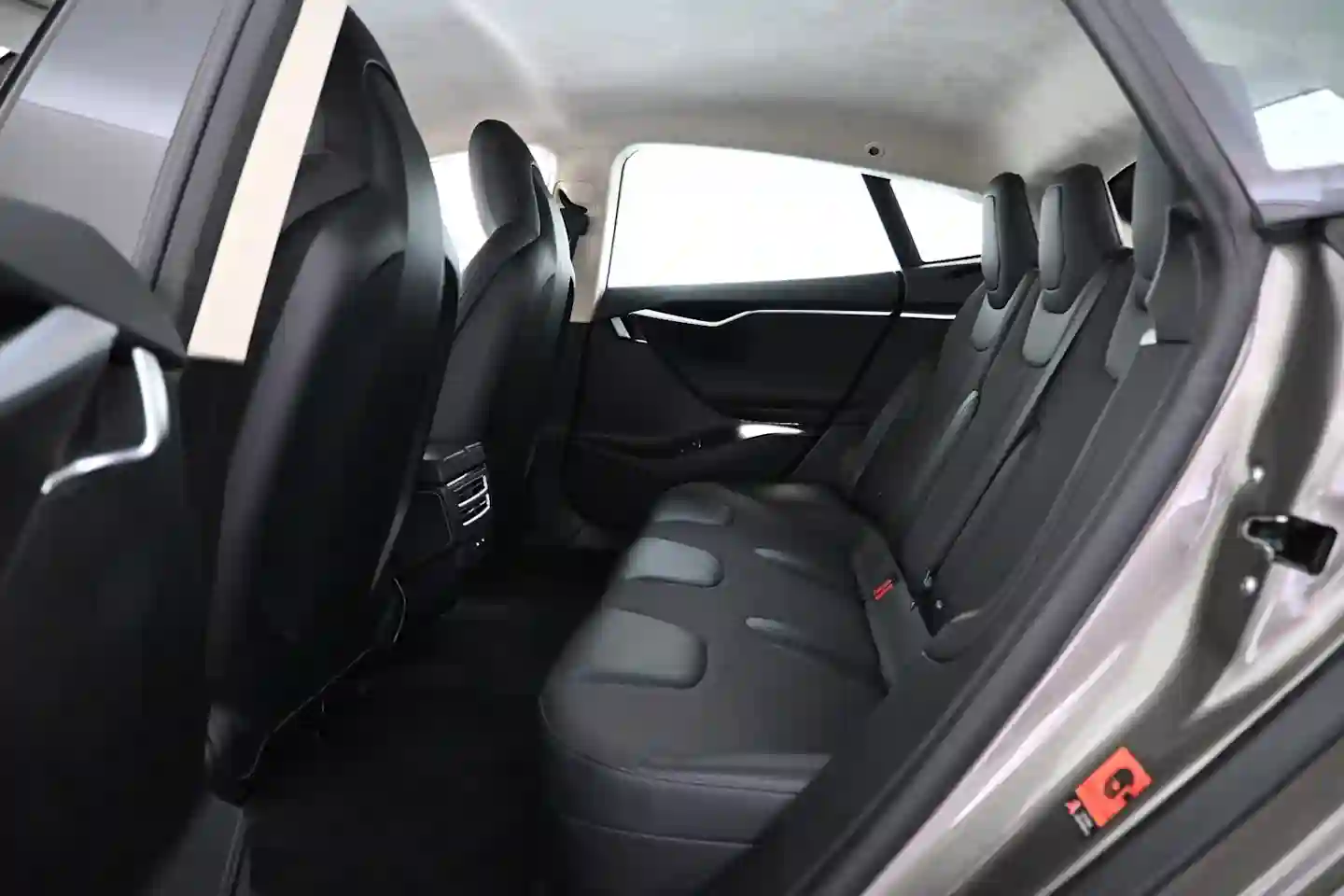 Car Image - 7KlrH1ZIuLLxiwgLjFzlri