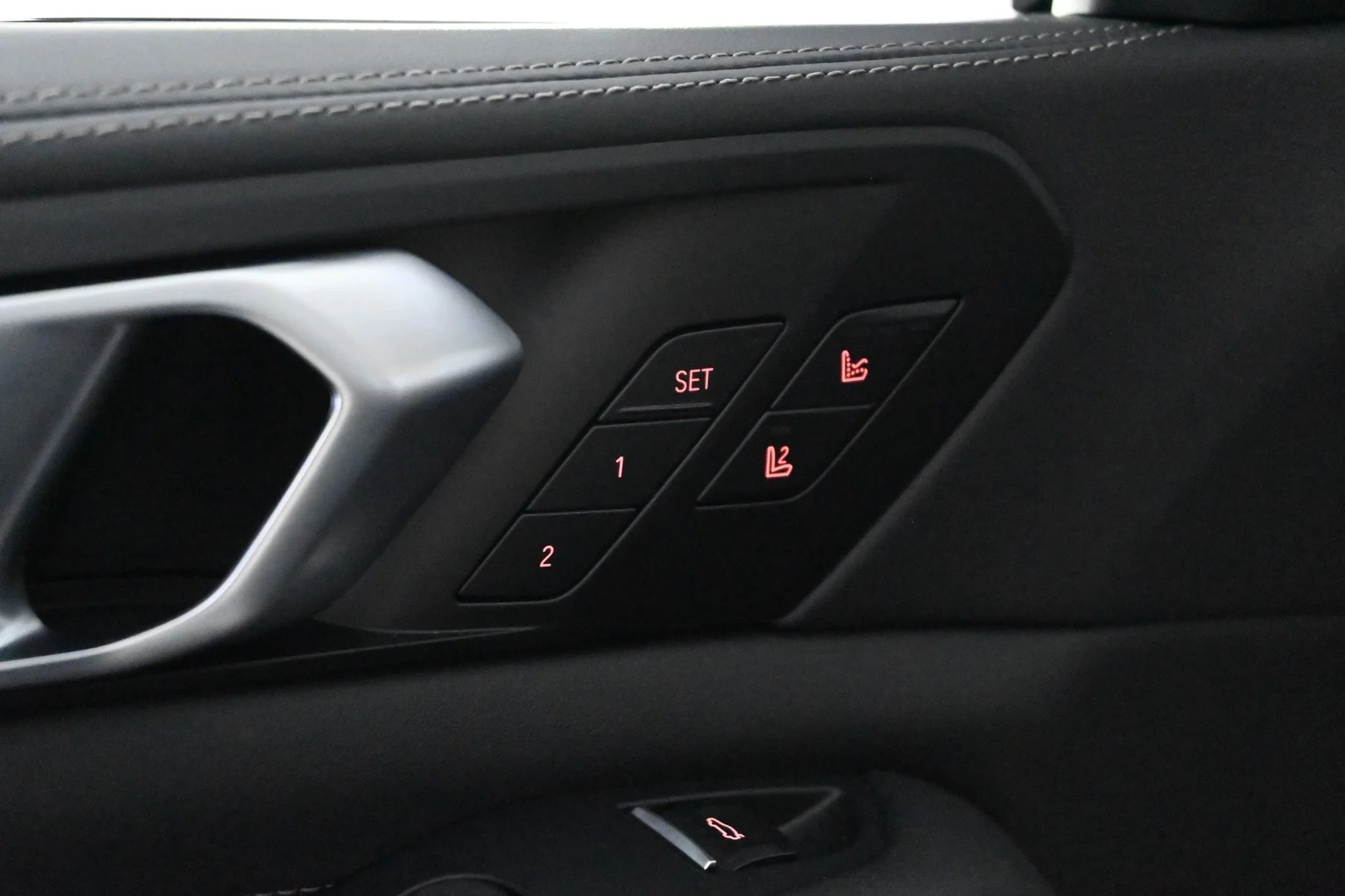 Car Image - 7kx3i8ShsB2eN0p20tPnHg