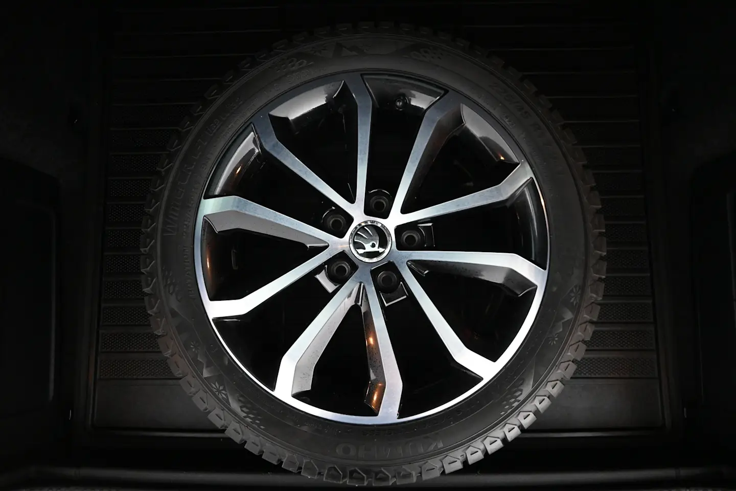 Car Image - 4anwjRgHDWWwNTSS446tEI