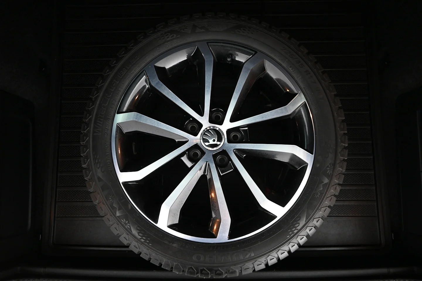 Car Image - 4anwjRgHDWWwNTSS446tEI
