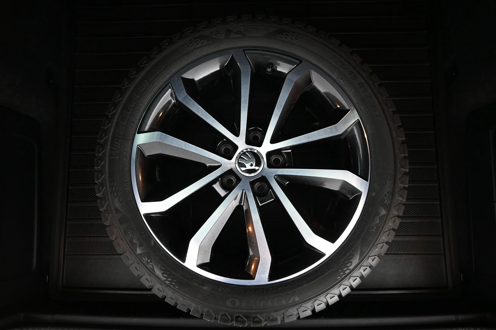 Car Image - 4anwjRgHDWWwNTSS446tEI