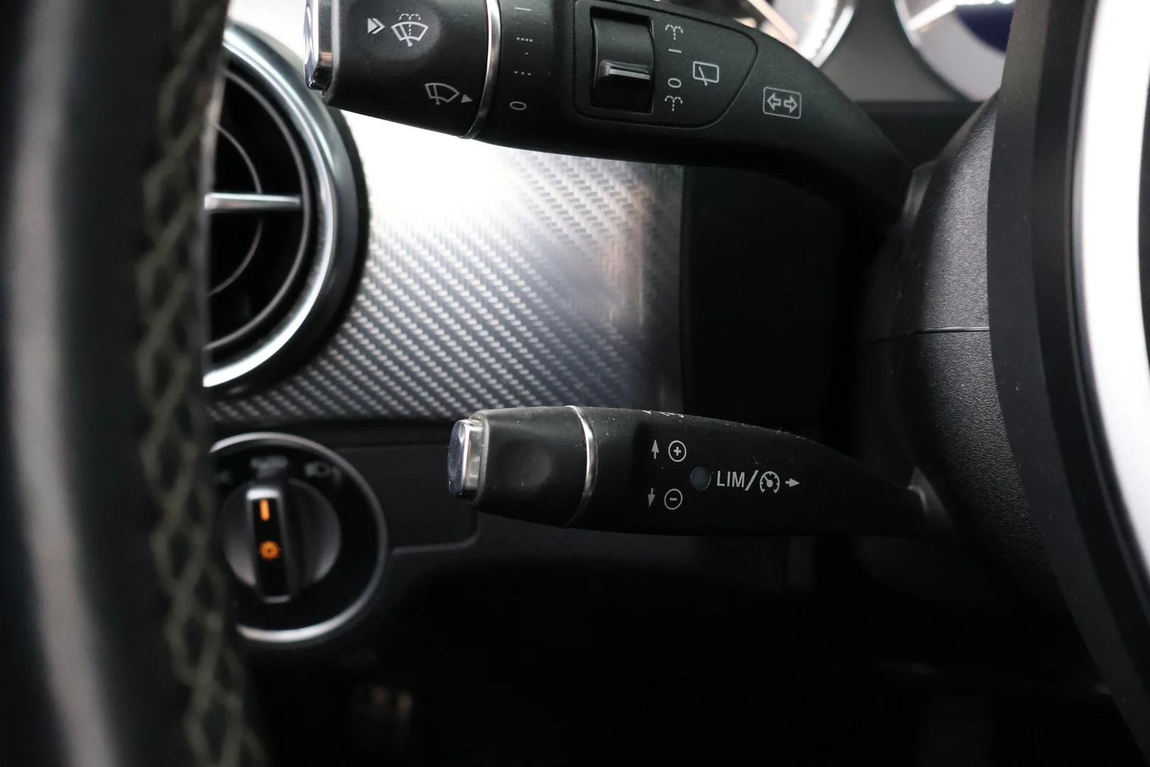Car Image - 5U74dKmp901p3kd7kuRSZ5