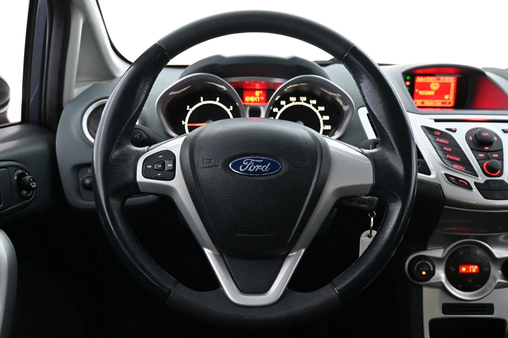 Car Image - 3ytGjuZwAALtMuRyTkGYPL