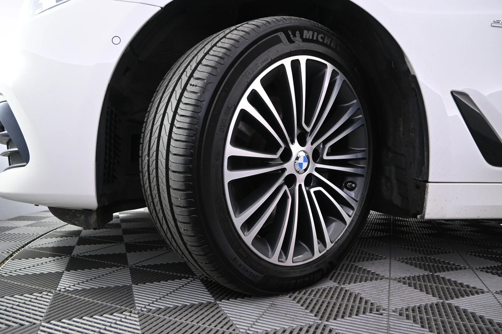 Car Image - FPErTgeiogKVVhn1cB66w