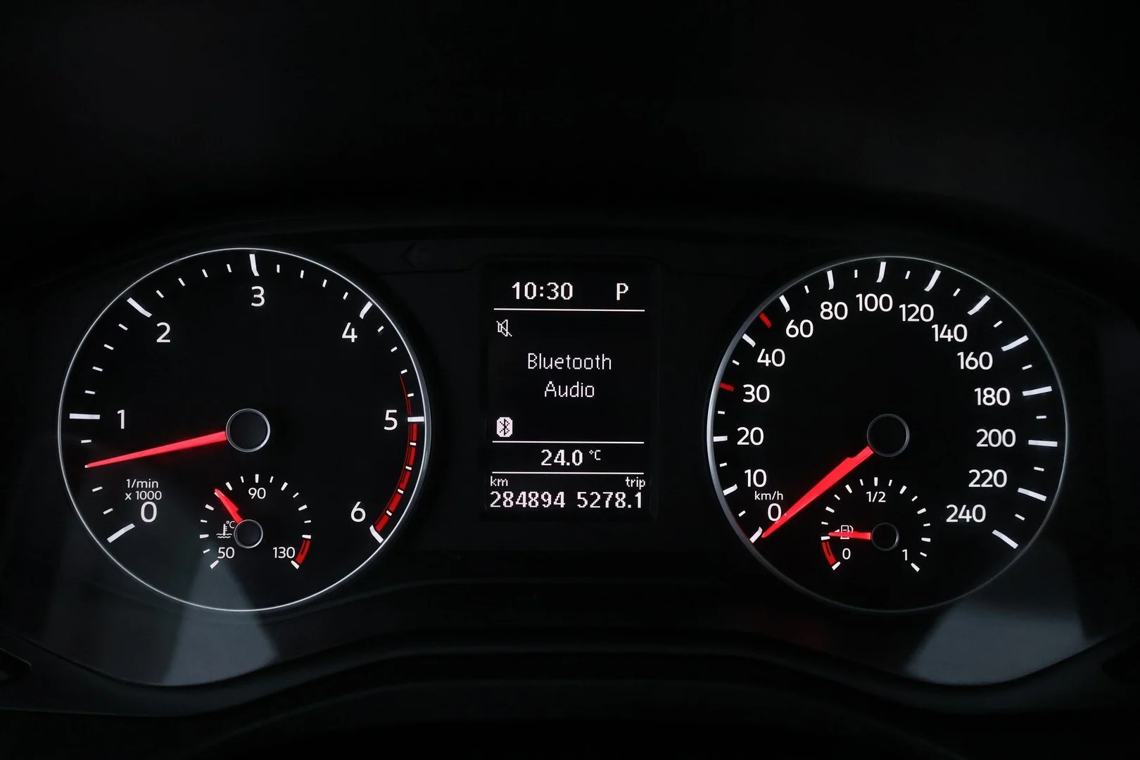Car Image - 5fIUU6OGiCnivMp8aaXiDB
