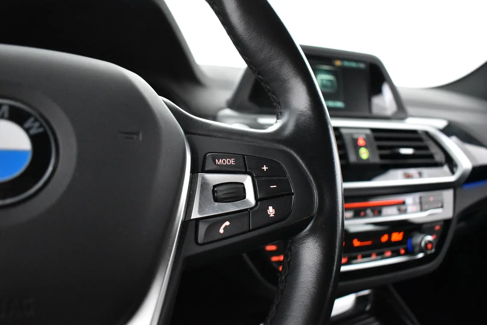 Car Image - 4j7Z54j4EcMk0l6JY7LTFq