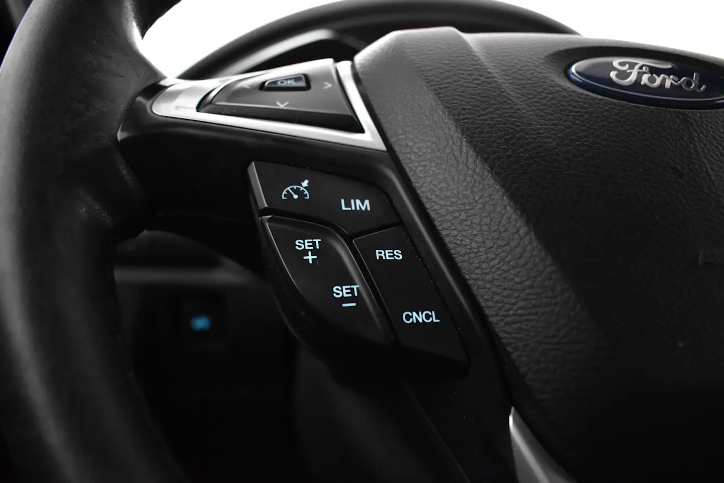 Car Image - eVG27zK8pwbeufiCfn0n0