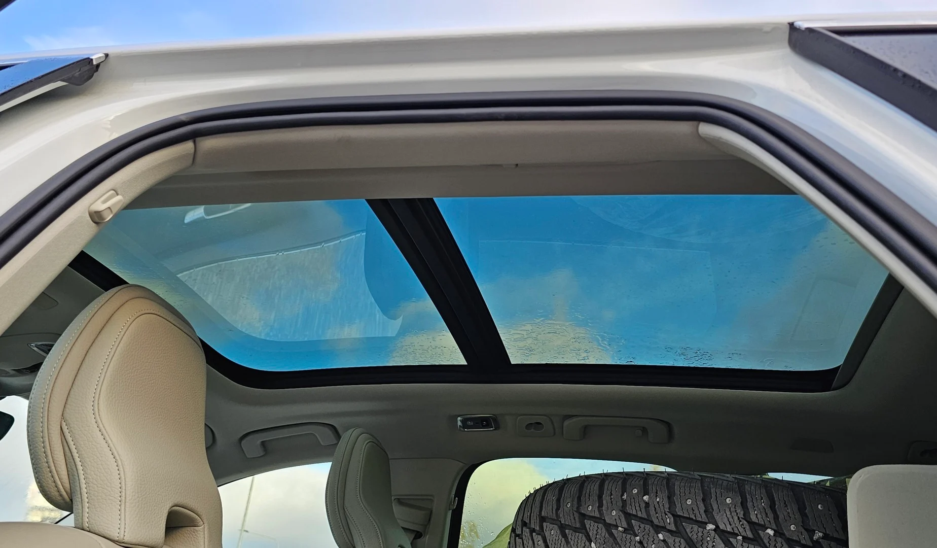Car Image - 6IZSjjX0oA9OgaMk56g7kd