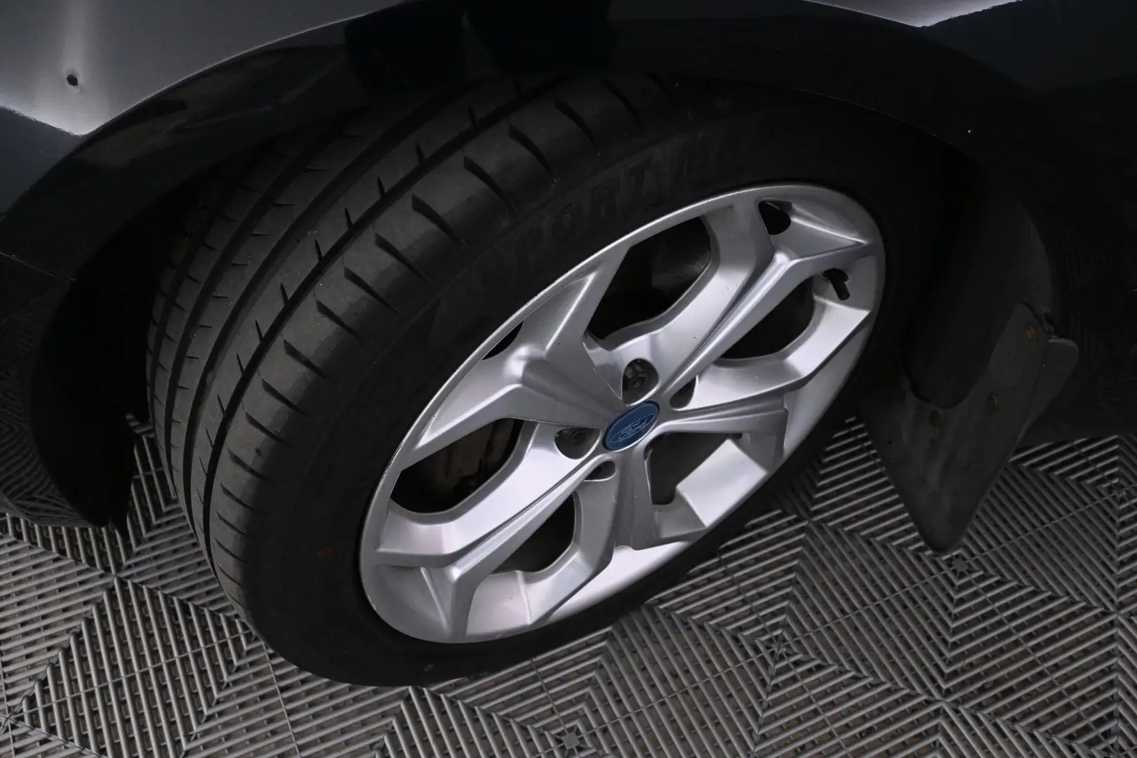 Car Image - 3VE77mTyUxDs70oqMh7XRU