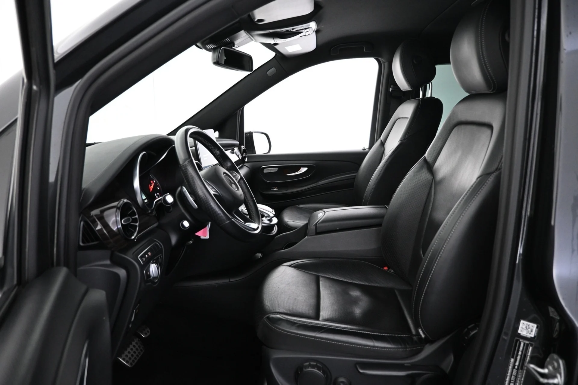 Car Image - 6LTBMJMbEvCBAZxyZuibWL