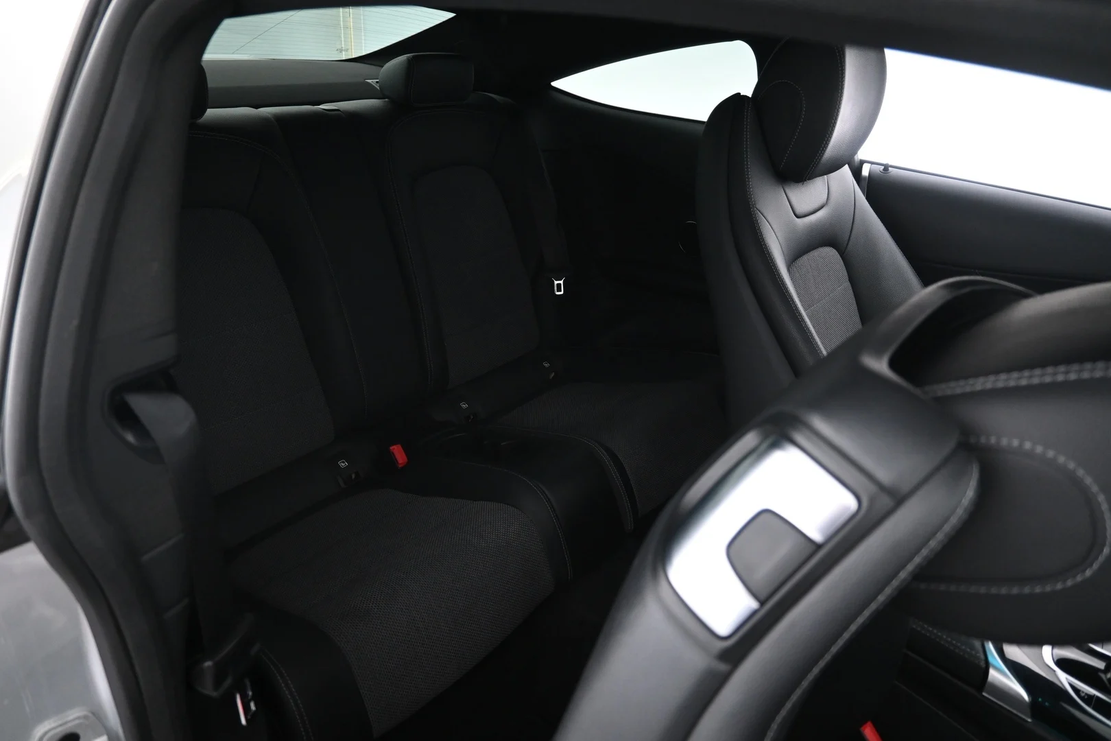Car Image - 5KdSPVtsGTOZ0r18UIHOzo