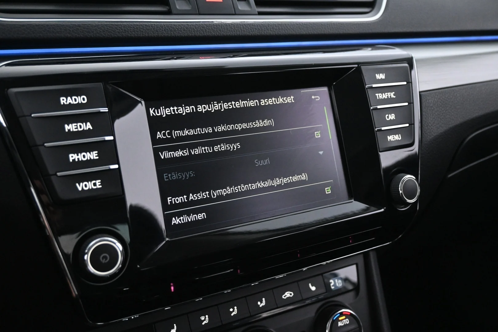 Car Image - gL70p8O1LgRdxLnnQ3AeD