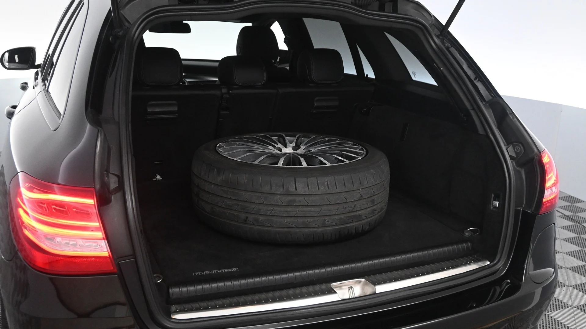 Car Image - 4NAu3pr6wjXftPc5XoWE3R