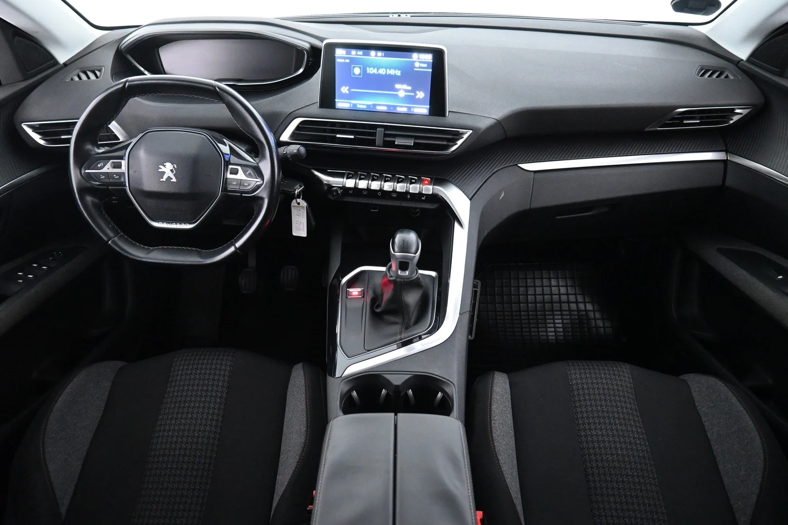 Car Image - uhUsrXrwnJyAHMLkf275H
