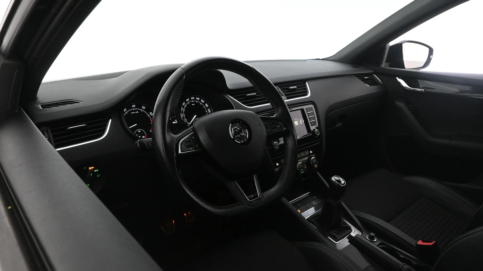 Car Image - 3BfciMCQhycyIwNeEGBNHw