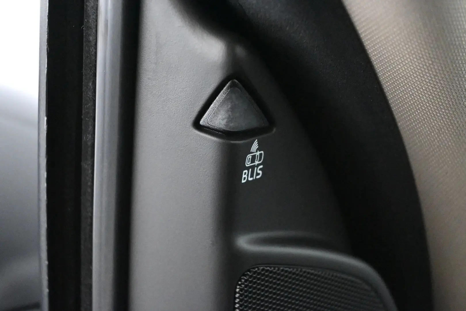 Car Image - 1ouhJNuYantcn0eC7Wdbrf