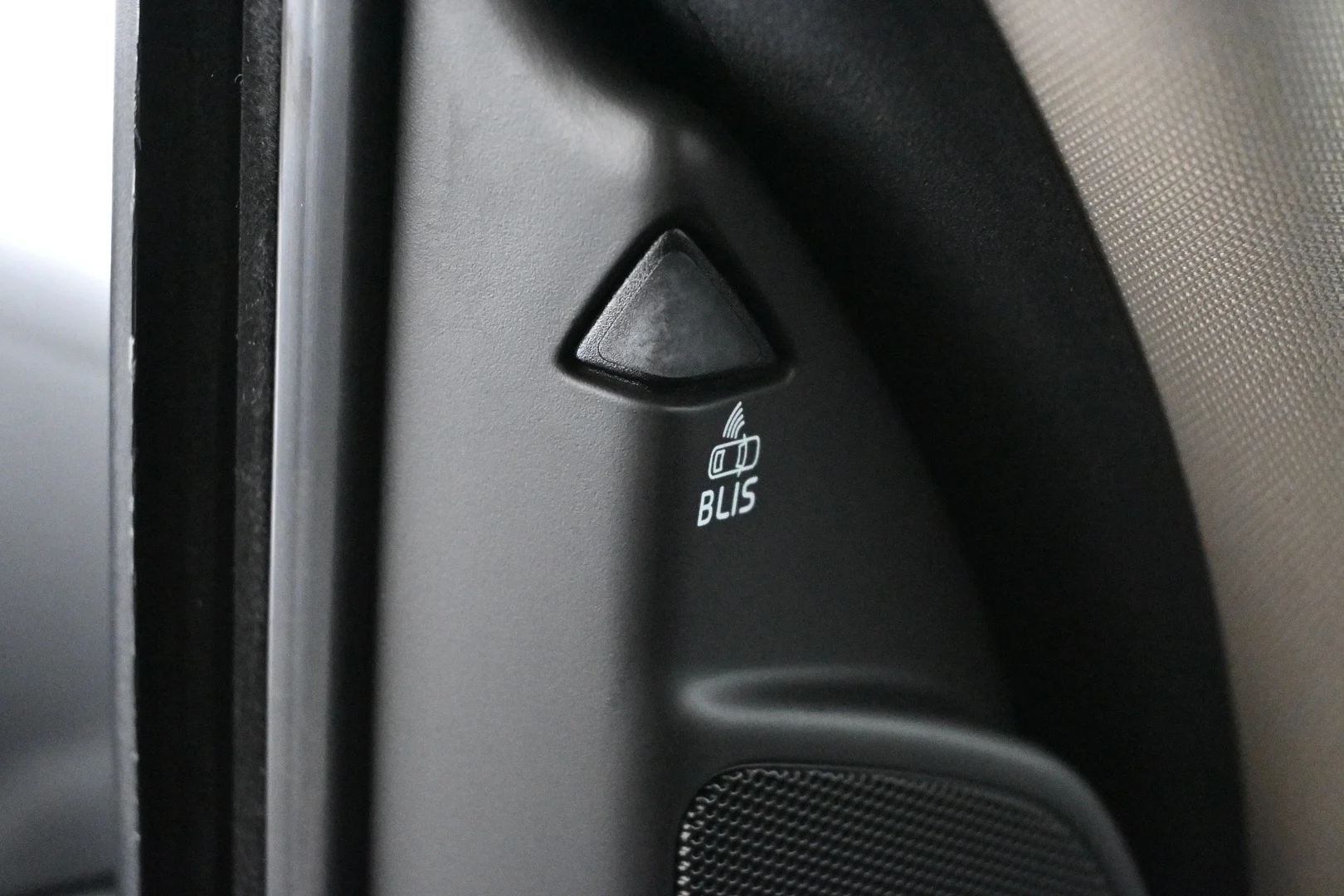 Car Image - 1ouhJNuYantcn0eC7Wdbrf