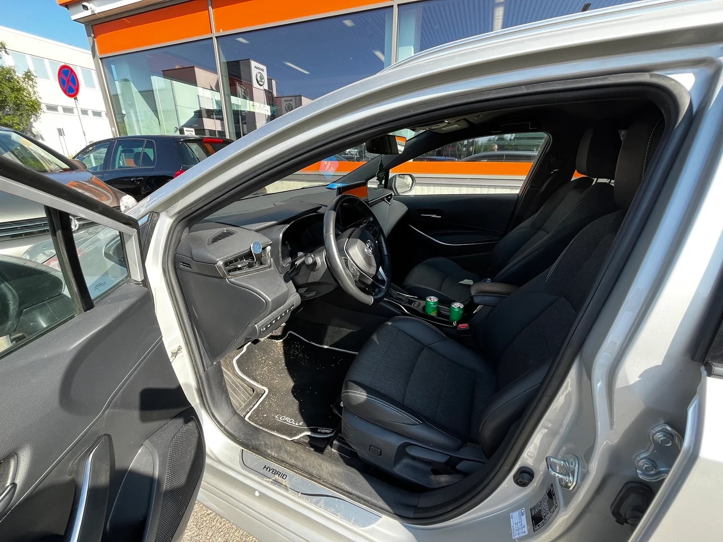 Car Image - 6wRM0DRxQBEN8HXz9qh8rl