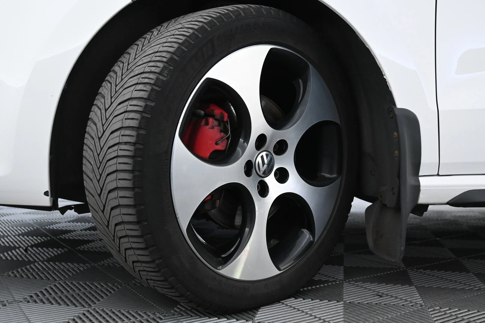 Car Image - 5nGQ3digkYcNo2KCEdI6tr