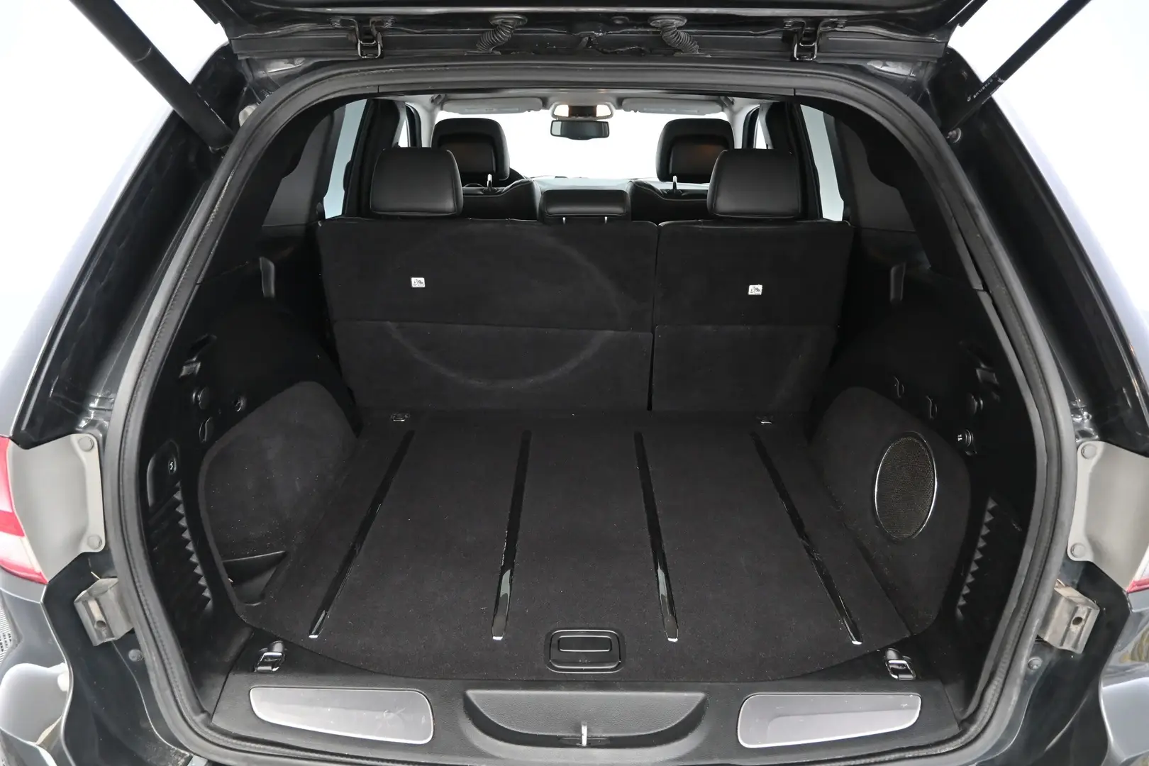 Car Image - 4hAuRuxs8EVF6kbjgIOPmY