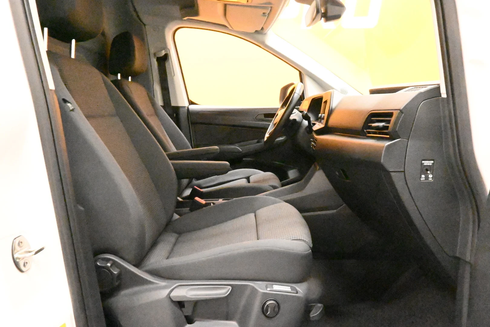 Car Image - 7zeitTk3RE76c5giil8nCU