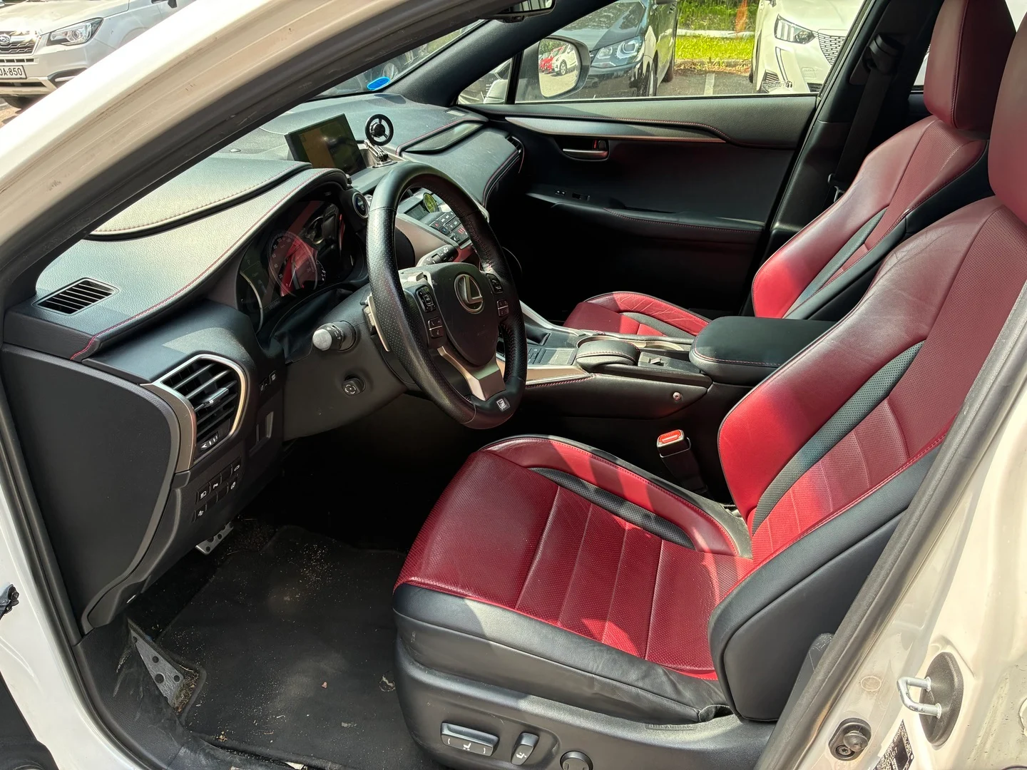 Car Image - 4LVoOO7z6TrHghOxTkTPs