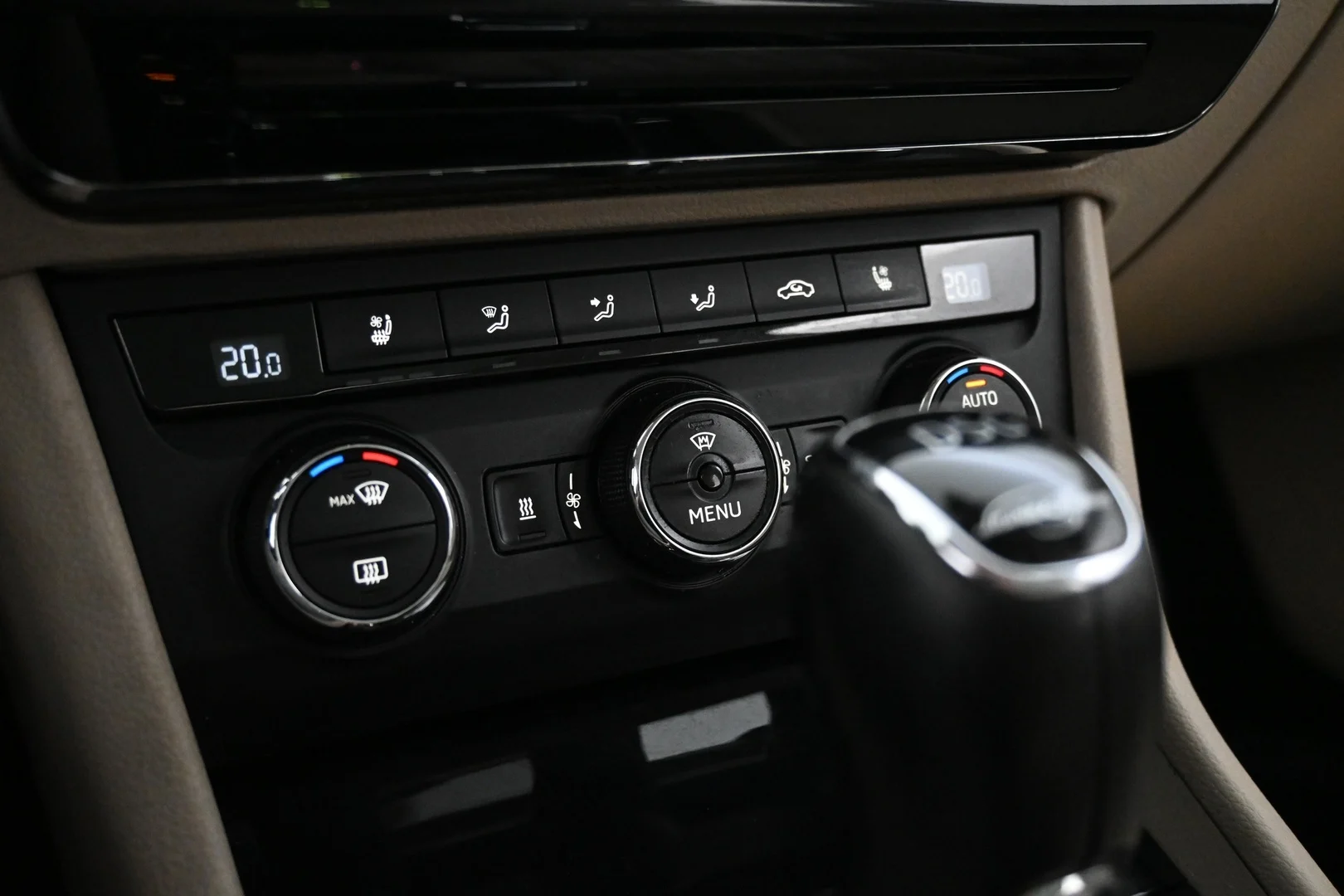Car Image - 1OH9ZvhYfVXhF1khirKzEz