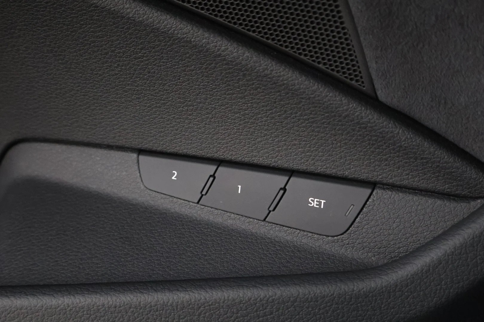 Car Image - 5trnScceGtxTrC4zPXKTCt