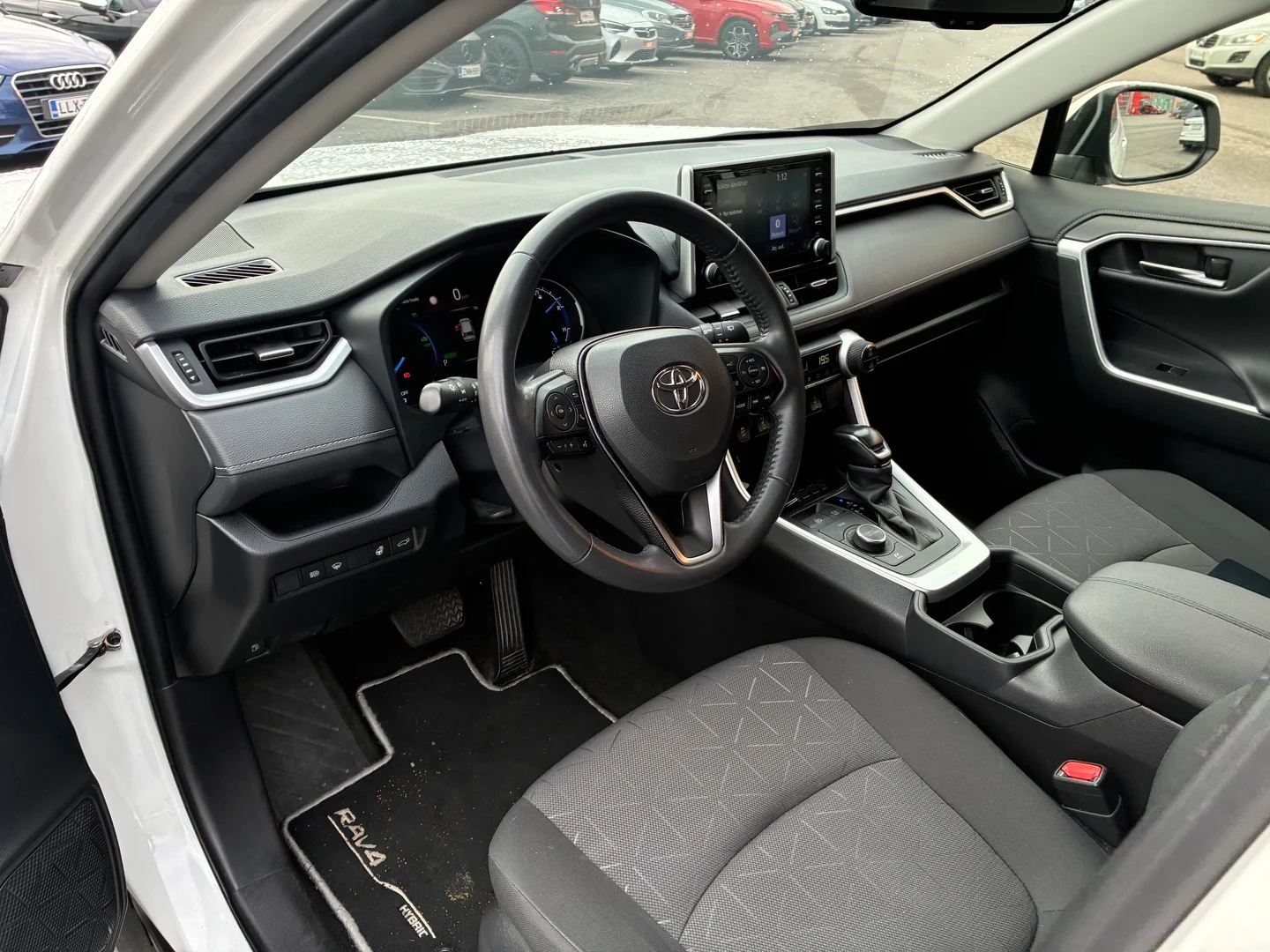 Car Image - 2o0QTlzEWEVx12GieVGT08