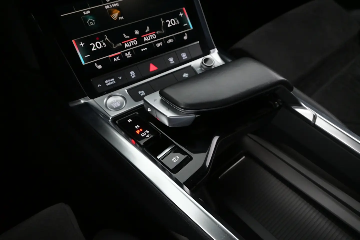 Car Image - 2FsBsh9Mj0VdfPytxPBK6