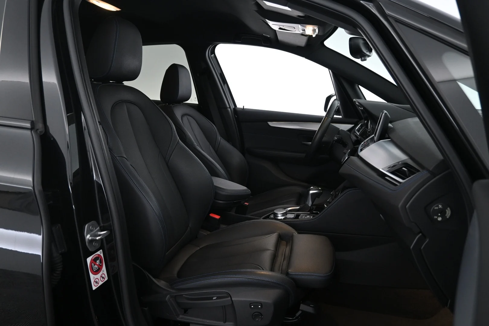 Car Image - H1YQmq74JDPdRqFPDcLr2