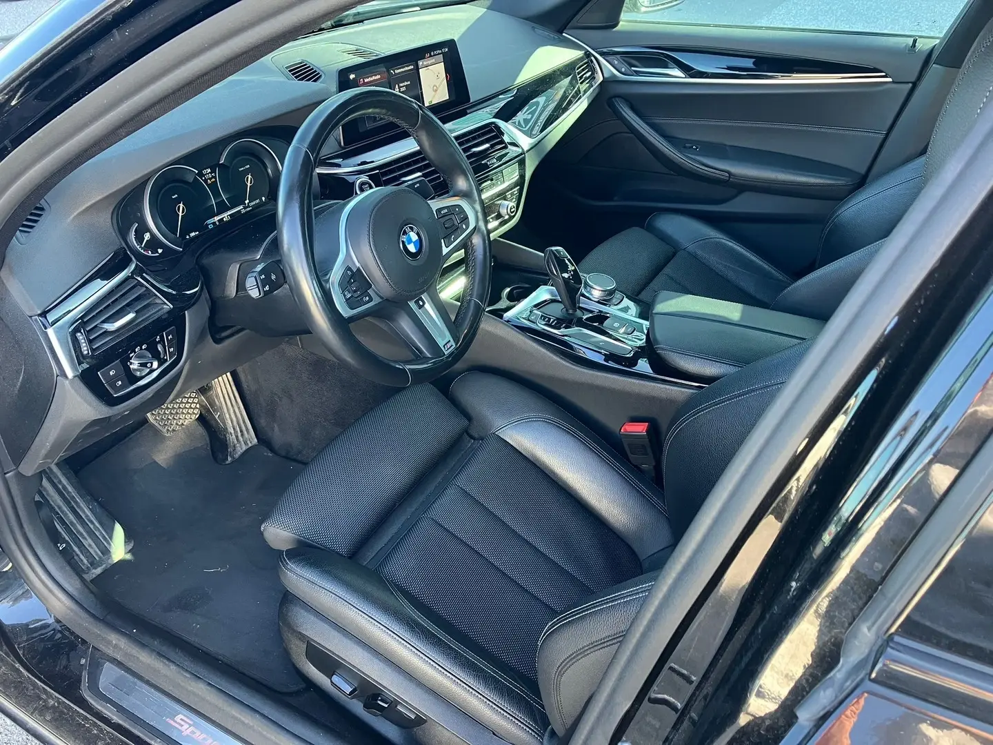 Car Image - 6Bqfnezy7MXfsftcMvDym6